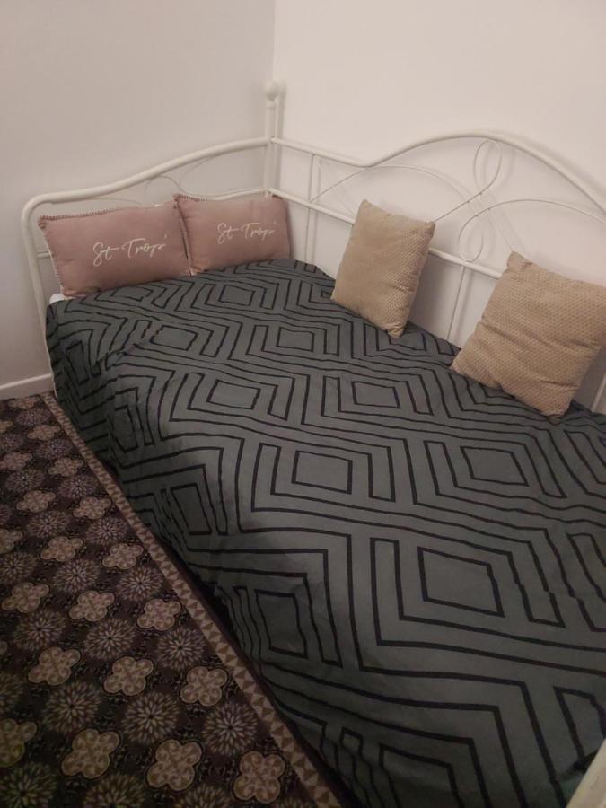 Appartement Meuble Avec Deux Chambres Moulins  Kültér fotó