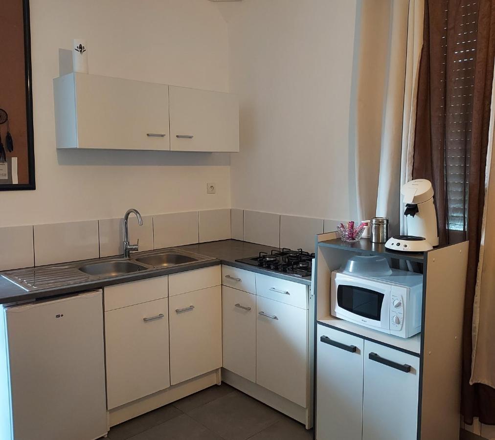 Appartement Meuble Avec Deux Chambres Moulins  Kültér fotó
